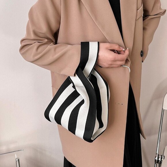 Black And White Casual Women's Handheld Crochet Woven Bag Stripe Pattern - Picture 3 of 7